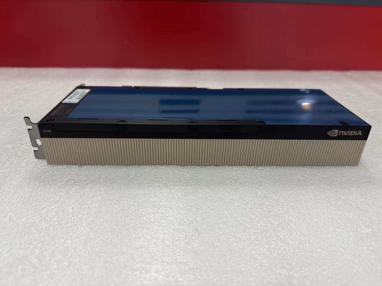 数据中心GPU/Tesla-产品图片-算力之光